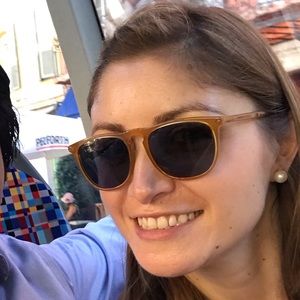 Meet your Posher, Eloisa